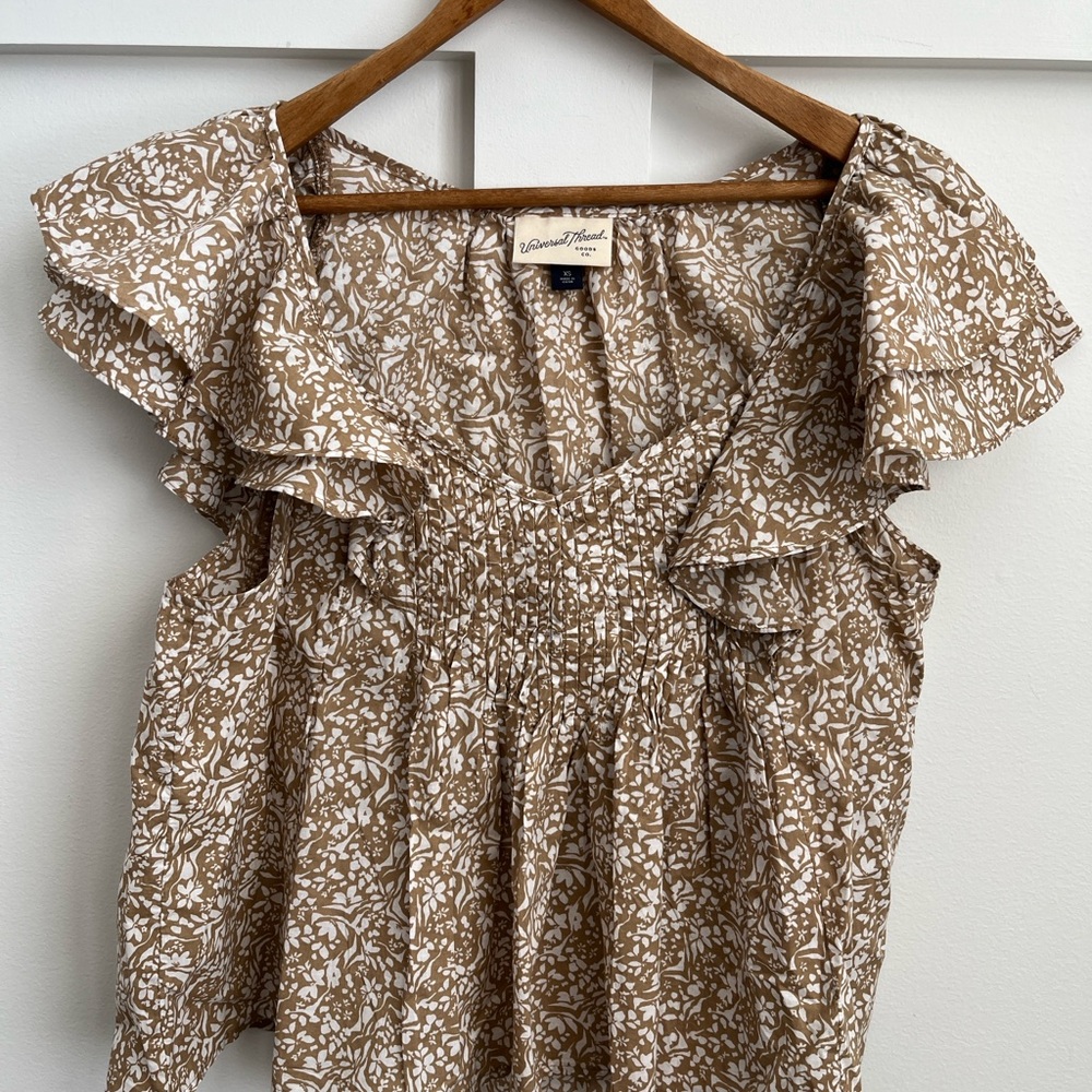 Universal Thread Floral Ruffle Sleeve Top Tan XS